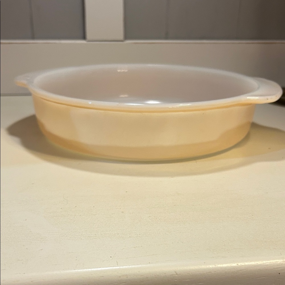 Vgt Anchor Hocking Fire King peach lustre round casserole dish. - Picture 3 of 7